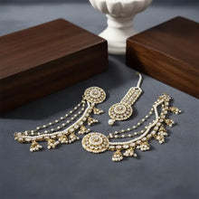 Ruhani Pearl Earrings With Maang Tikka Set