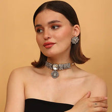 Suhana Pakistani Kundan Choker Set