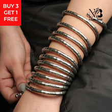 Tribhanga Silver Spiral Cuffs