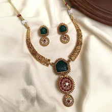 Vihana Antique Gold Hasli Necklace Set
