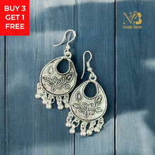 Chandani Oval Silver Earrings