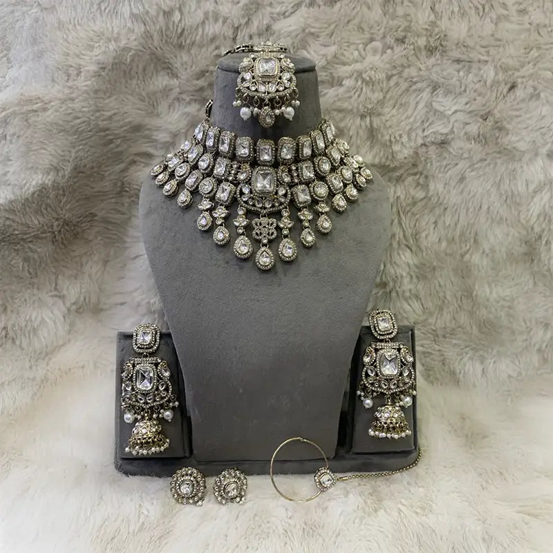 Tejasvini Kundan choker Necklace Set