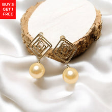 Diamond shaped pearl Silver Earrings