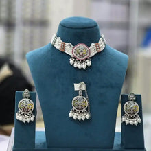 Griha Kundan Pearl Choker Set