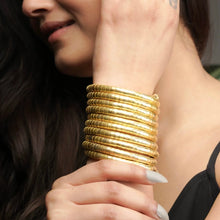 Tribhanga Spiral Cuffs Gold