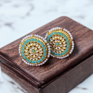 Aaradhya Kundan Pearl Maang Teeka Set