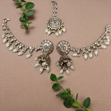 Pearl Bahubali Maang Teeka Set