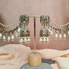 Pearl Bahubali Maang Teeka Set