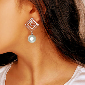 Diamond shaped pearl Silver Earrings
