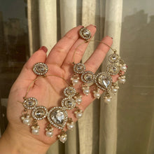 Tripti Kundan Chandbali Earrings