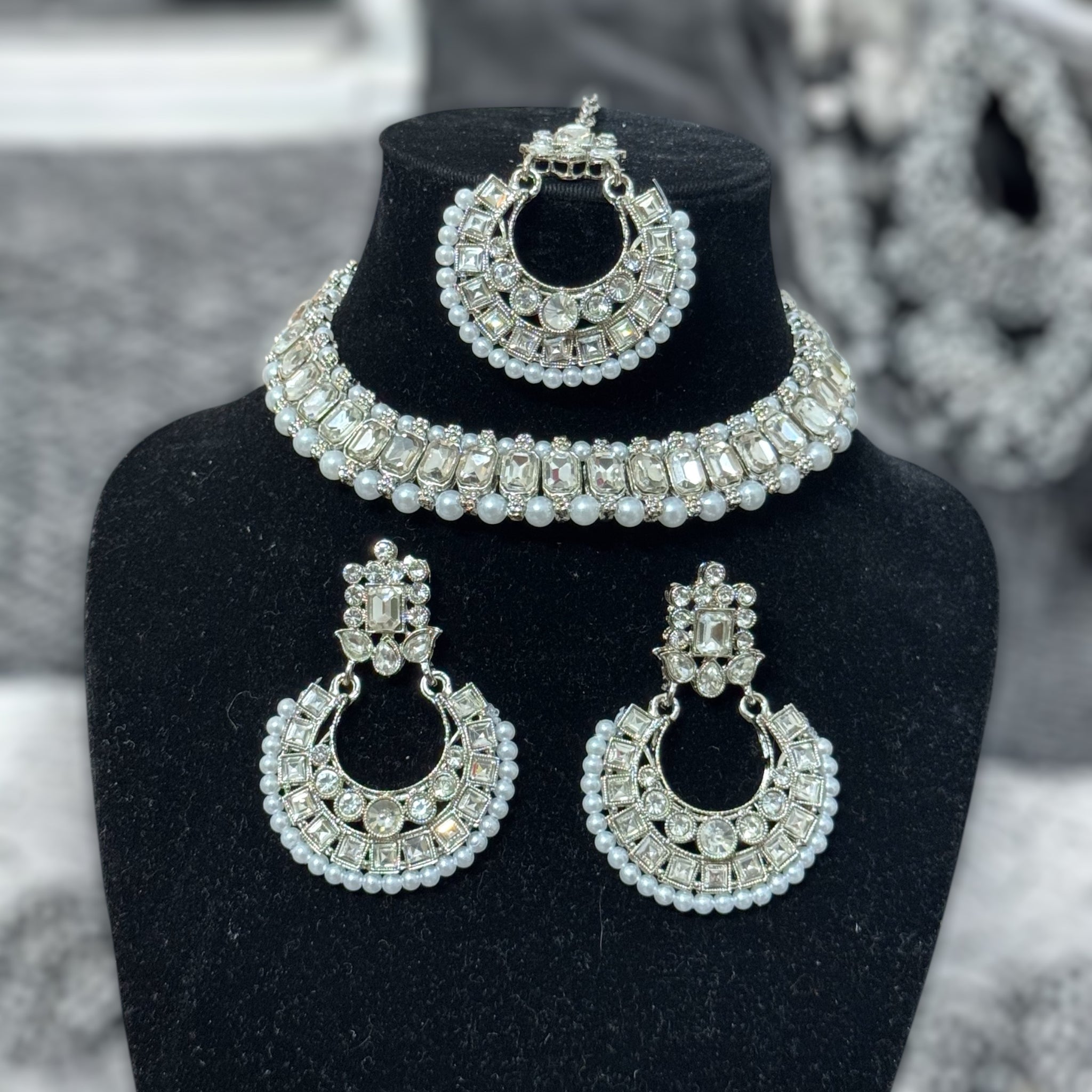 Meera White Choker necklace Set