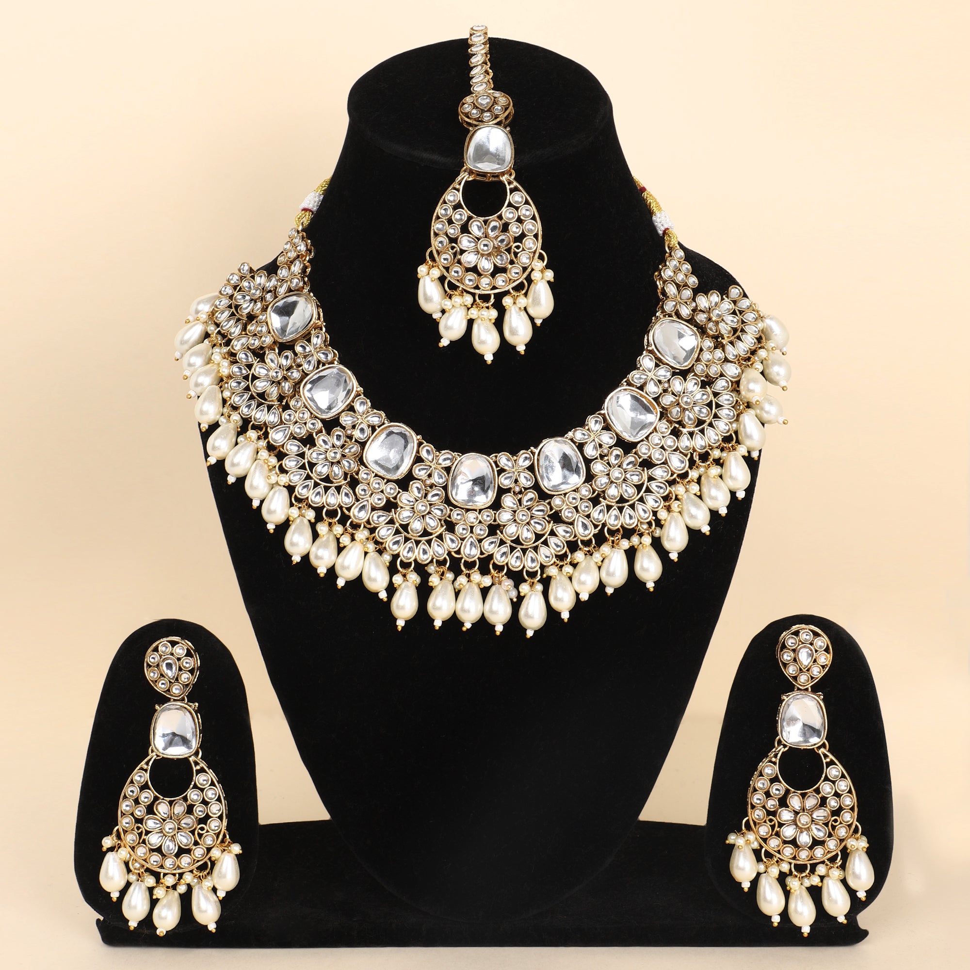 Yuvrani White Kundan Heritage Semi-Bridal Set