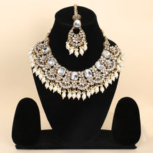 Yuvrani White Kundan Heritage Semi-Bridal Set